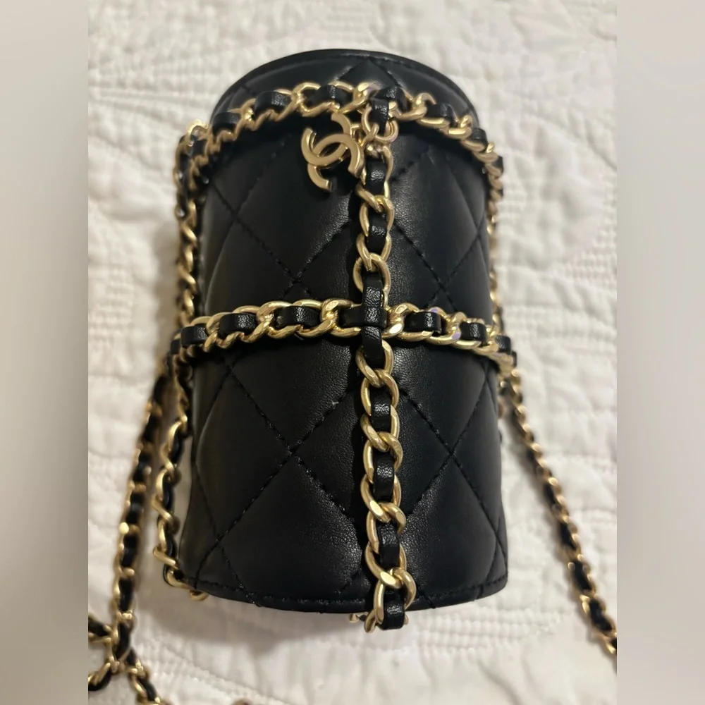 Chanel water bottle never been used. 2019 collection. AUTHENTIC